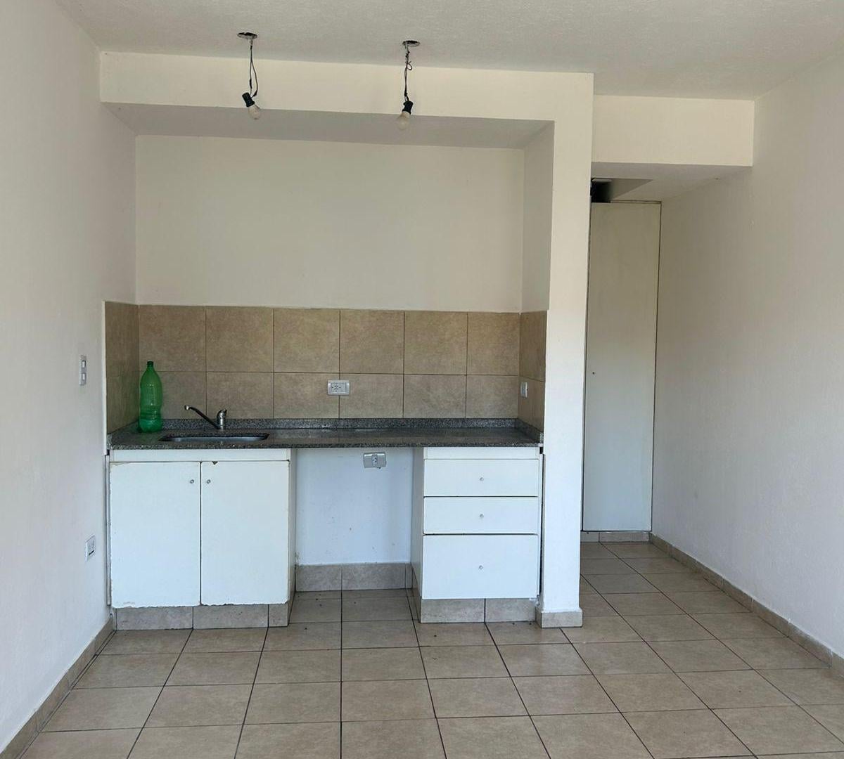 Foto de ALQUILER – MONOAMBIENTE EN PRIMER PISO – NUEVO DEL VISO, imagen 5