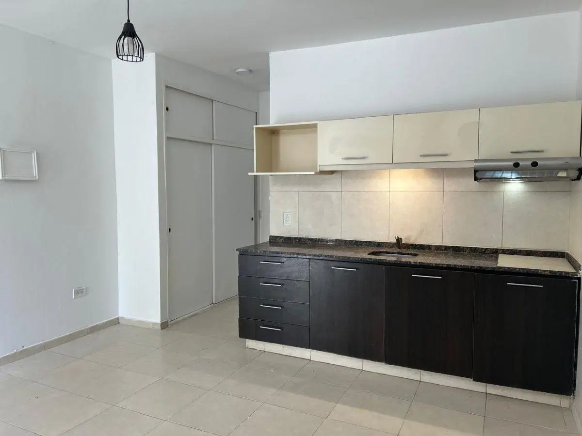DEPARTAMENTO 2 AMBIENTES EN ALQUILER – SAN LUIS 208, PILAR 3
