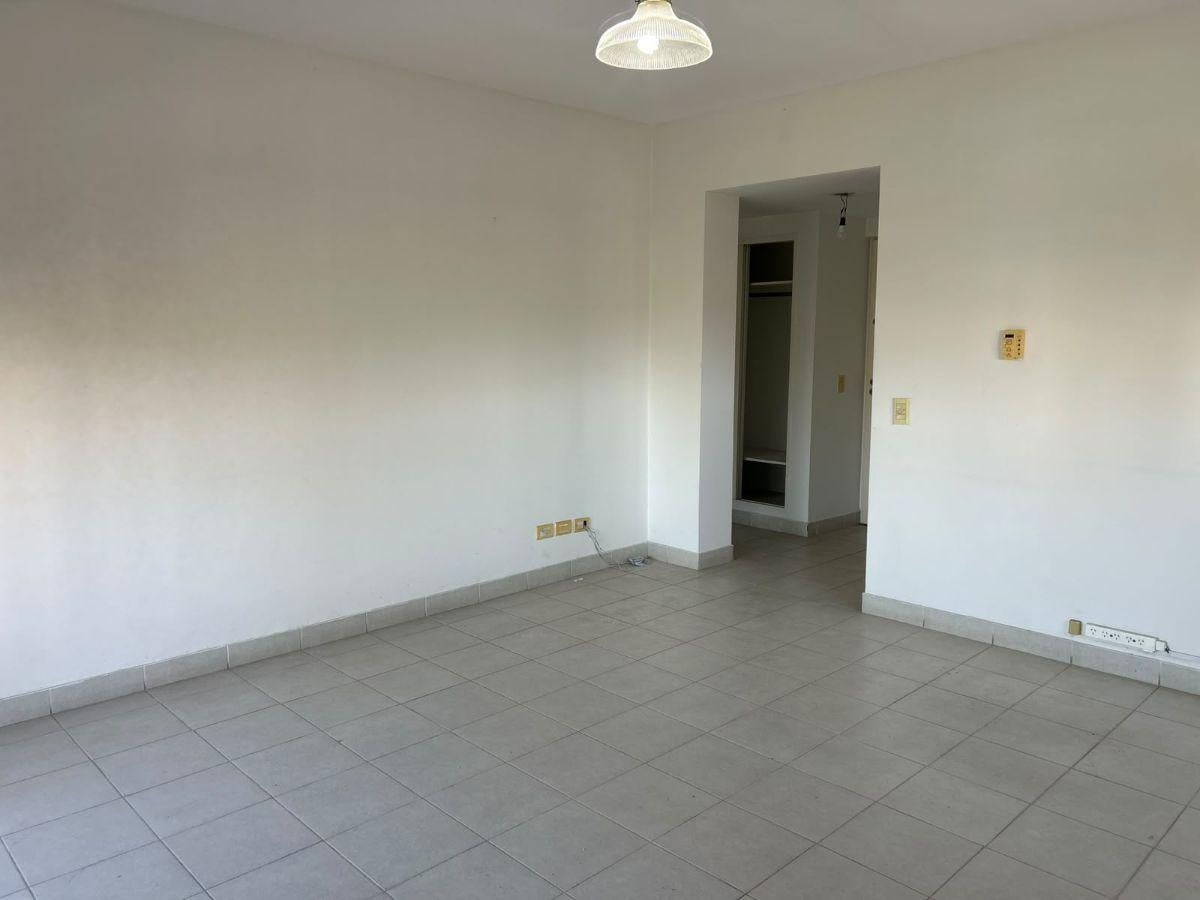 Foto de DPTO 2 AMB EN ALQUILER CON BALCON Y GARAJE – PILAR CENTRO, imagen 1