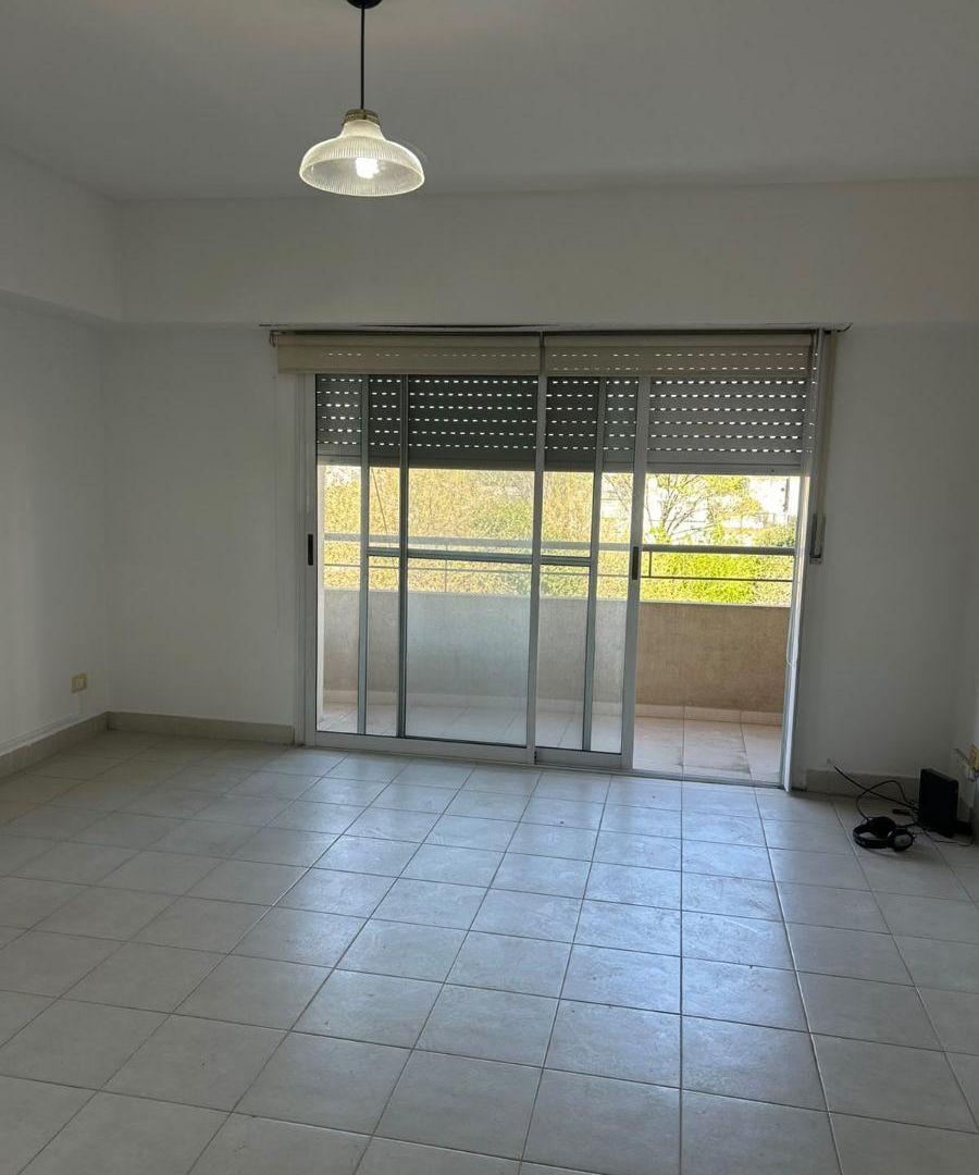 Foto de DPTO 2 AMB EN ALQUILER CON BALCON Y GARAJE – PILAR CENTRO, imagen 4
