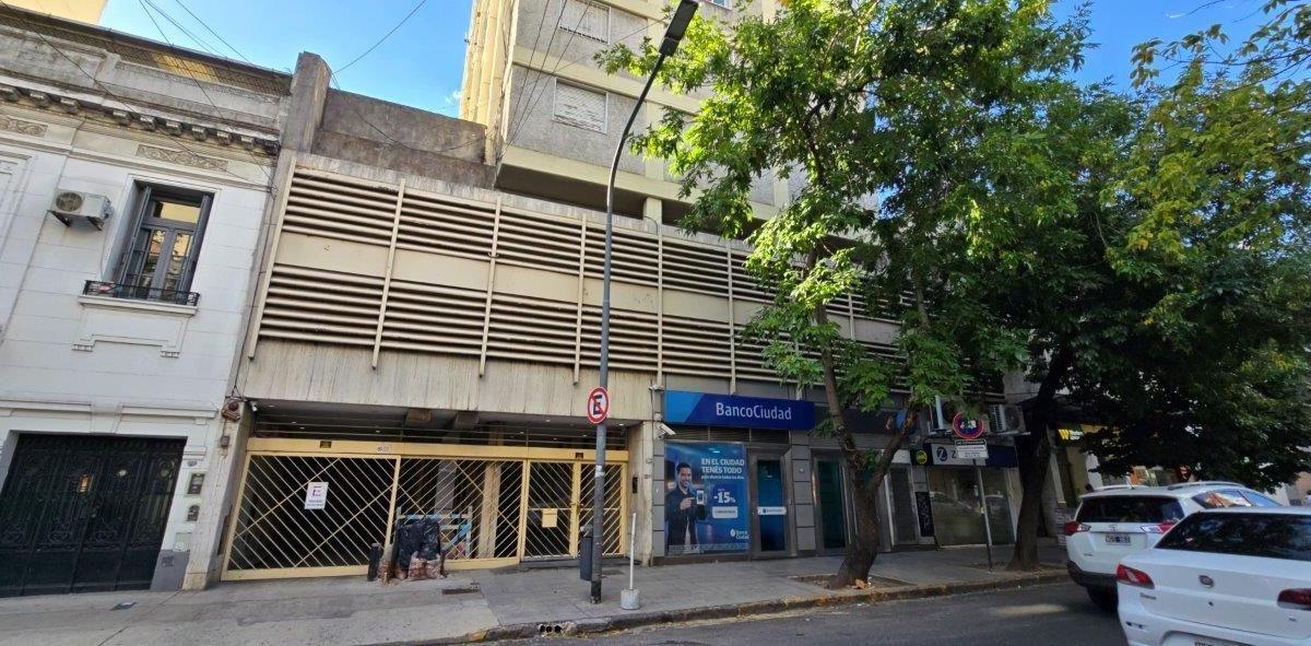 Foto de Cochera . | LA PAMPA al 2400, imagen 2