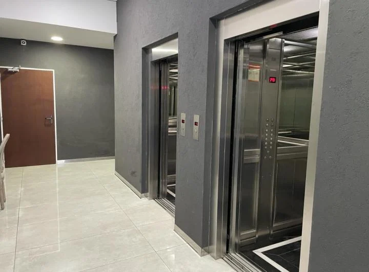 OFICINA EN EDIFICIO DE CATEGORIA 3