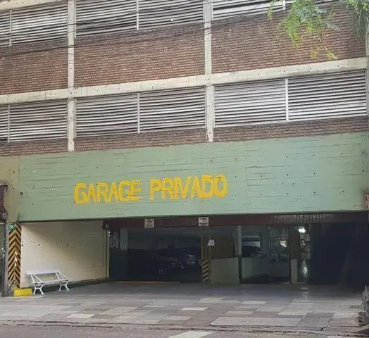 Cochera . | DEL PINO, VIRREY al 2200 2