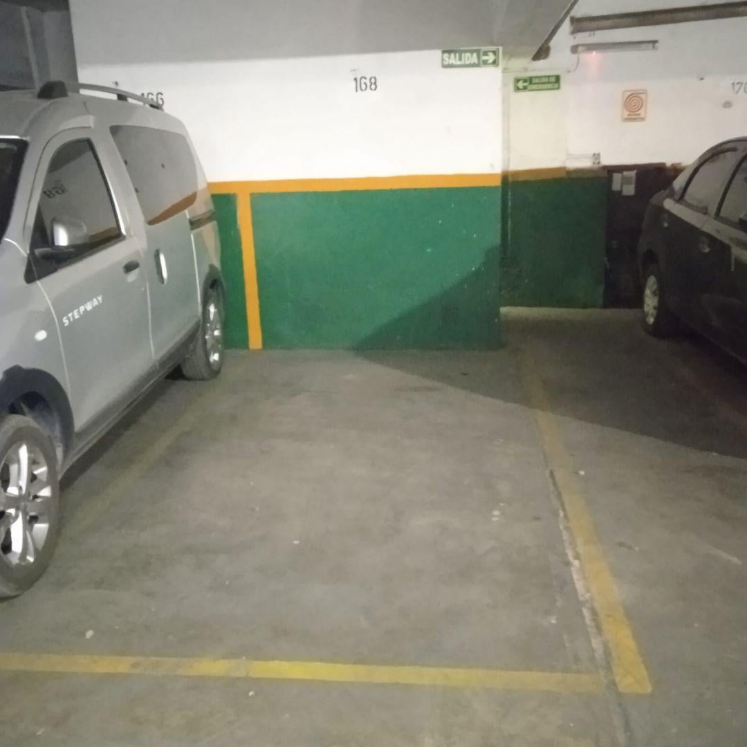 Cochera . | DEL PINO, VIRREY al 2200