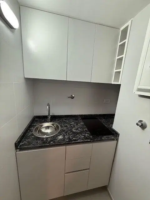 impecable!! MONOAMBIENTE A MEDIA CUADRA DEL SUBTE, APTO PROF 5