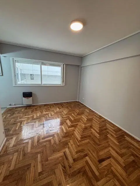 impecable!! MONOAMBIENTE A MEDIA CUADRA DEL SUBTE, APTO PROF 3