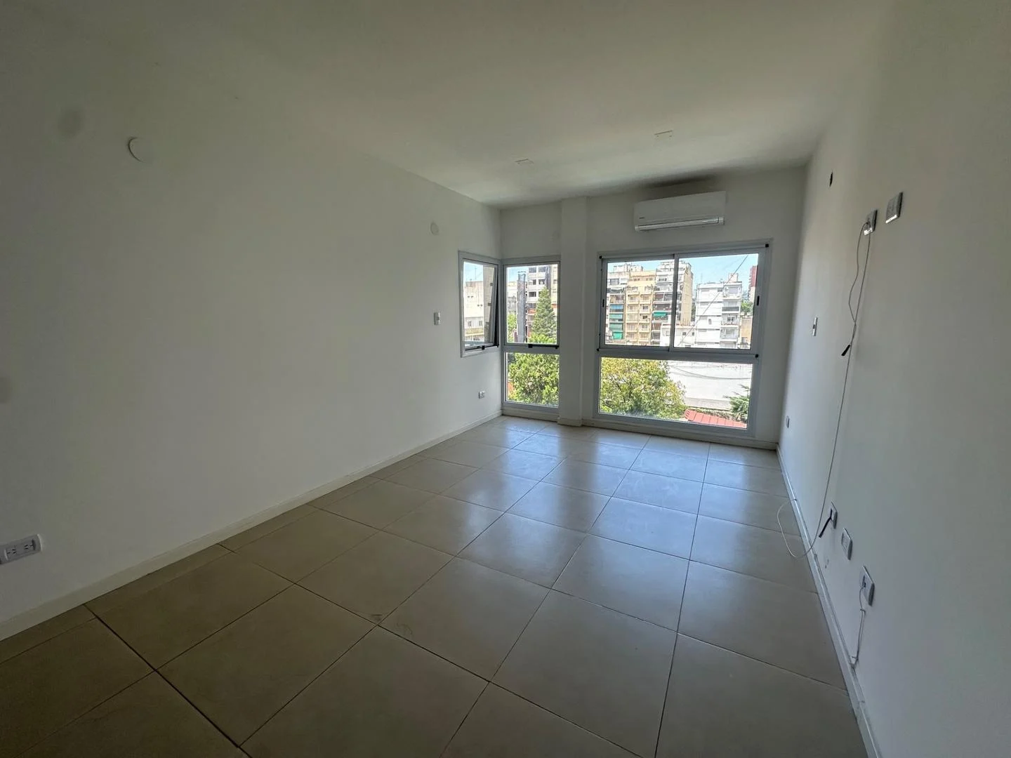 Departamento 2 amb. amplios con vestidor y Balcon + PICINA