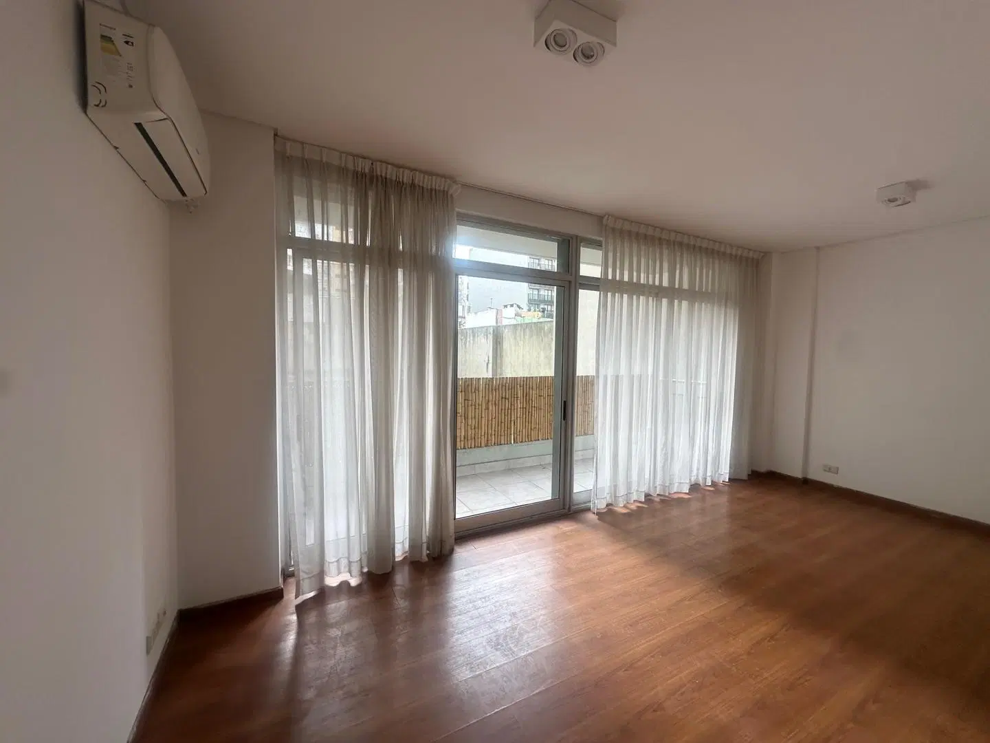 alquiler cañitas - 1 piso - 2 ambientes con balcon 1