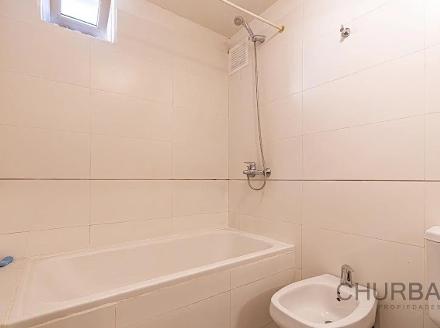 VENTA -APTO CREDITO- MONO DIVISIBLE CON BALCON MUCHA LUZ 3