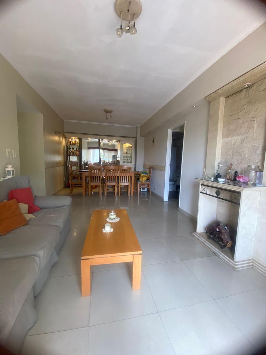 Departamento de 4 Ambientes en Versalles 5