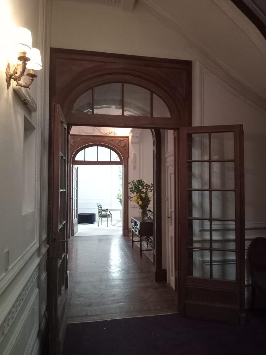 Gran Oportunidad de Inversion, Exclusivo Petit Hotel, Estilo Frances en Recoleta, Apto Todo Destino 2