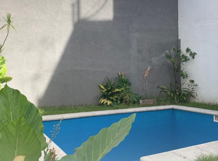 Casa con pileta y cochera en Parque Las Heras! 1