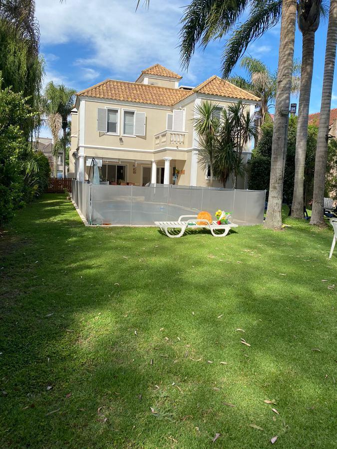 Casa en Venta en el Náutico Escobar C.C.