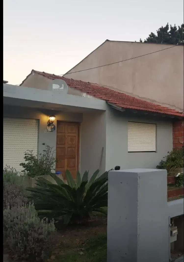 Casa en Las Toninas con jardin y pileta 2
