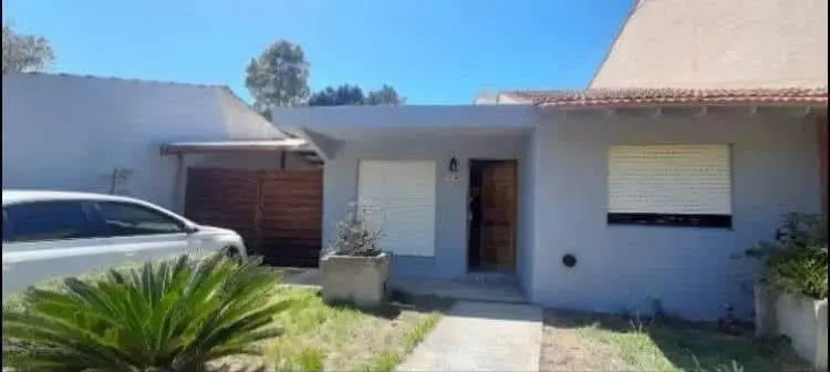 Casa en Las Toninas con jardin y pileta 4