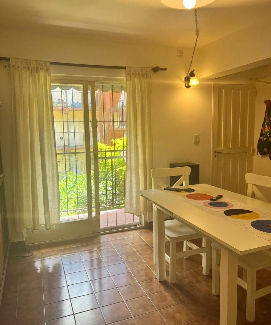 Departamento con Balcón en Alquiler