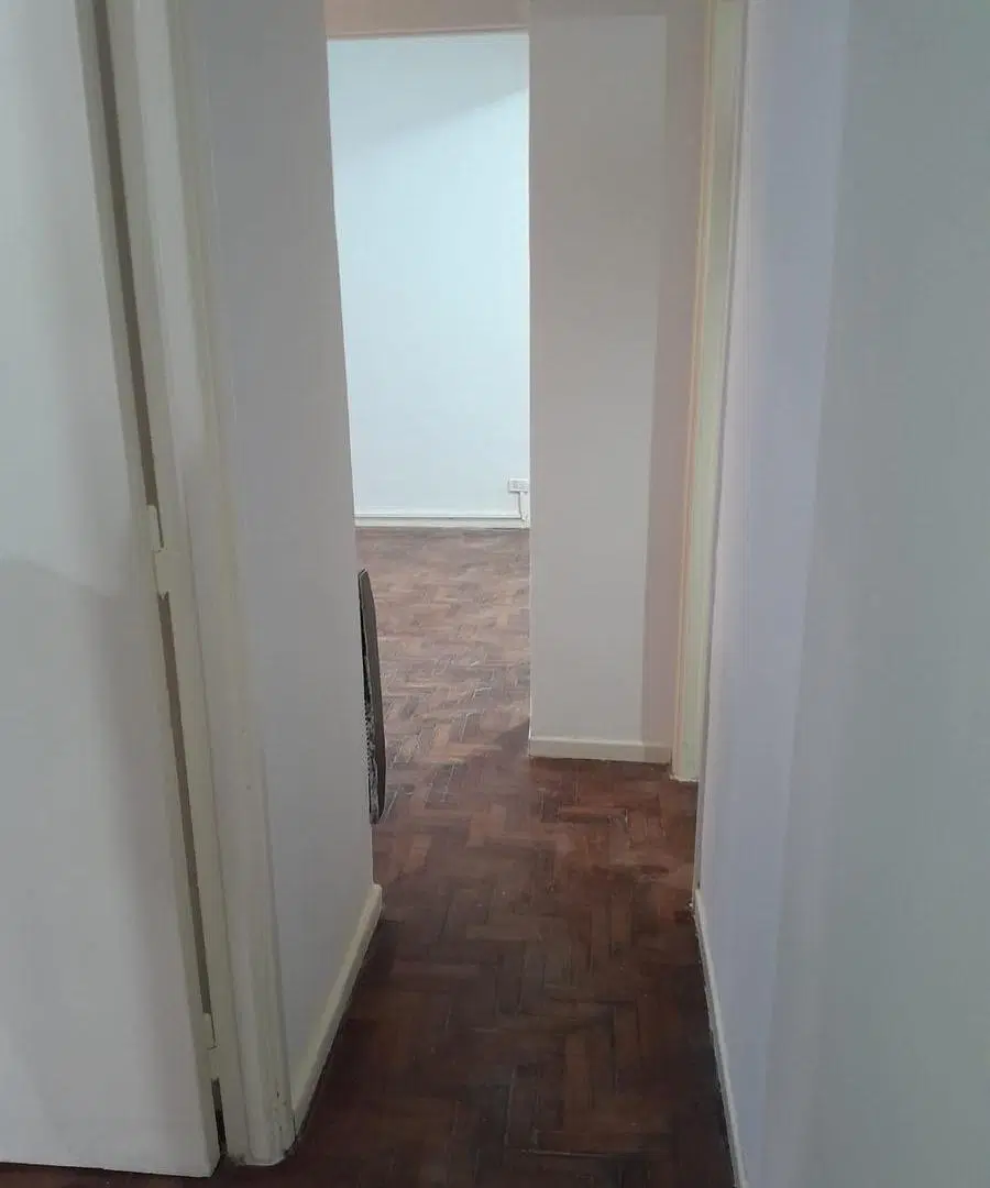 Alquiler de Departamento de 3 ambientes con dependencia como 4to ambi en Parque Centenario $880.000. 5