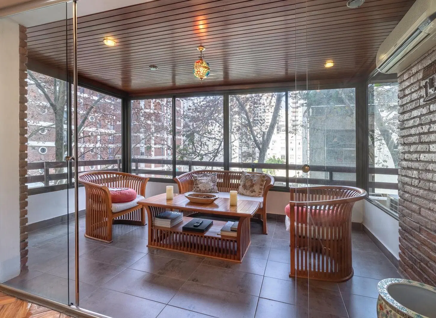 Venta de Excelente Piso 5 Amb. - 2 Coch. Fijas/ Terraza/ Balcón 5