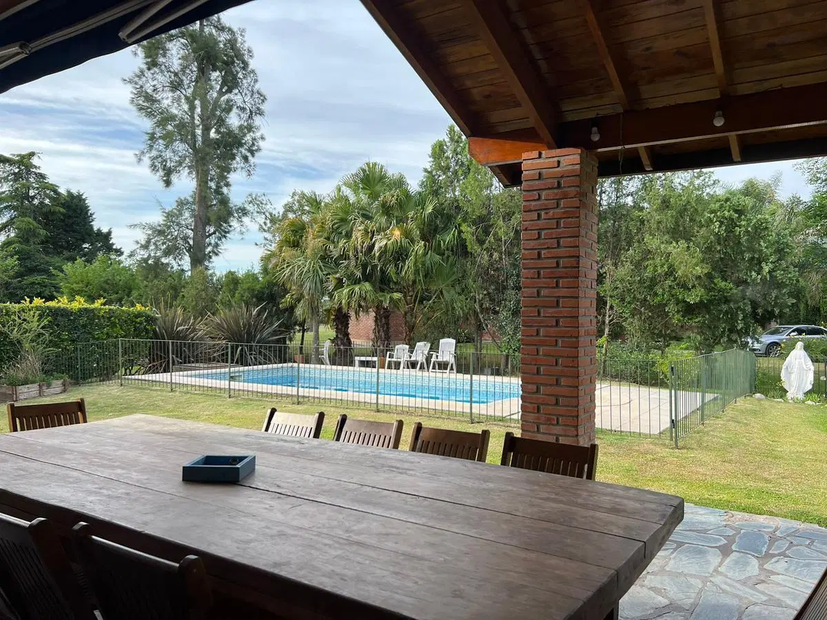 Casa - Nautico Escobar (Se alquila por 3 meses Diciembre, Enero y Febrero) 1