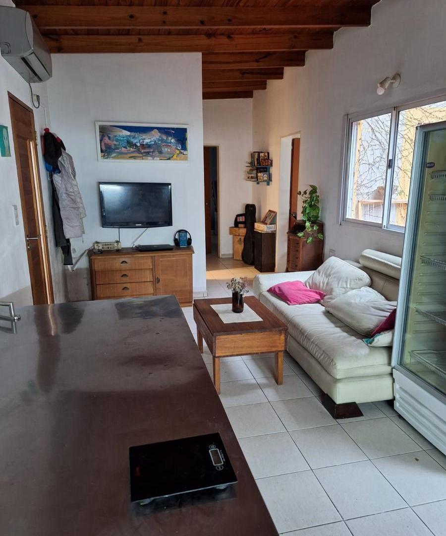 Foto de PH de 2 Dormitorios con Patio en Alquiler en La Plata, imagen 1