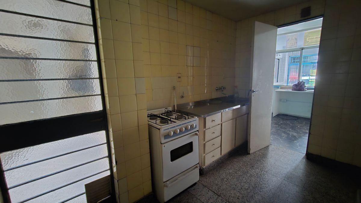 Foto de CABALLITO - LOCAL COMERCIAL + VIVIENDA - AV D VELEZ 5400, imagen 2