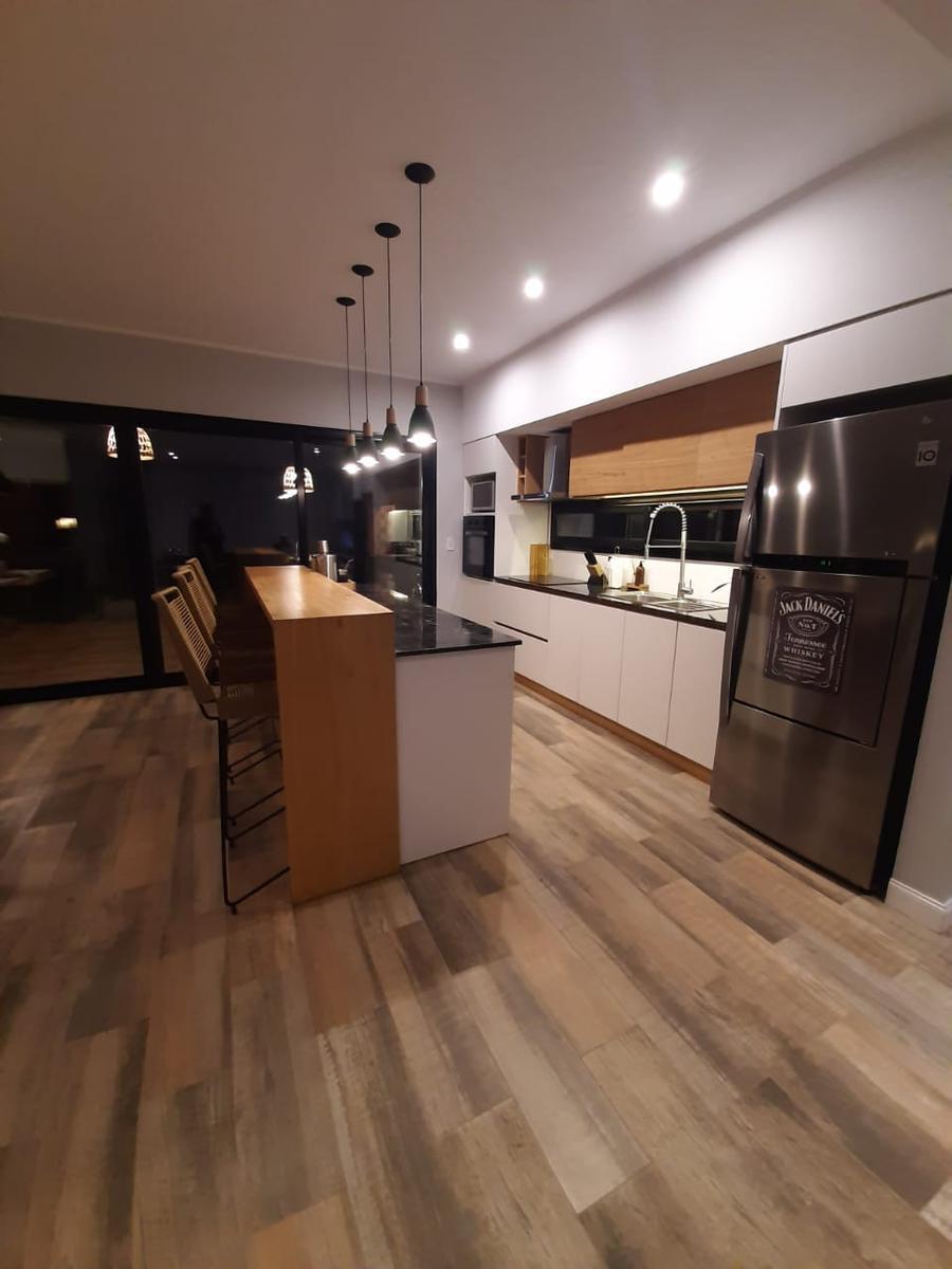 Casa en Venta, Costa Esmeralda 1