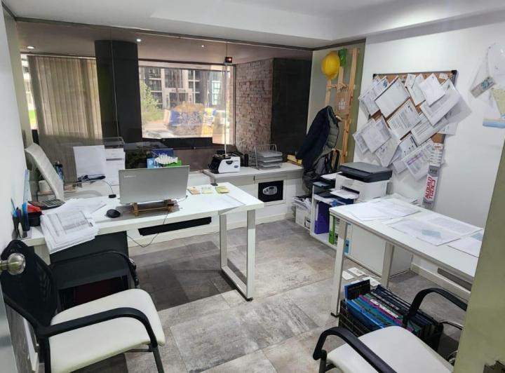 Imponente Local en alquiler Pinamar,  sobre Av principal de Pinamar bunge 2