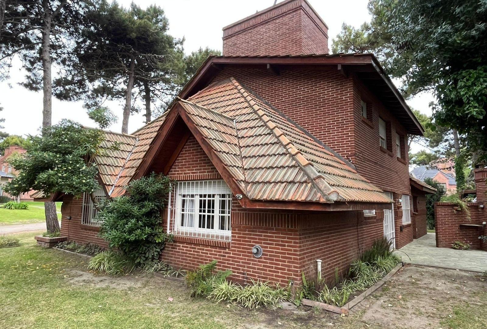 Casa en alquiler Pinamar Norte a metros del centro comercial y el mar