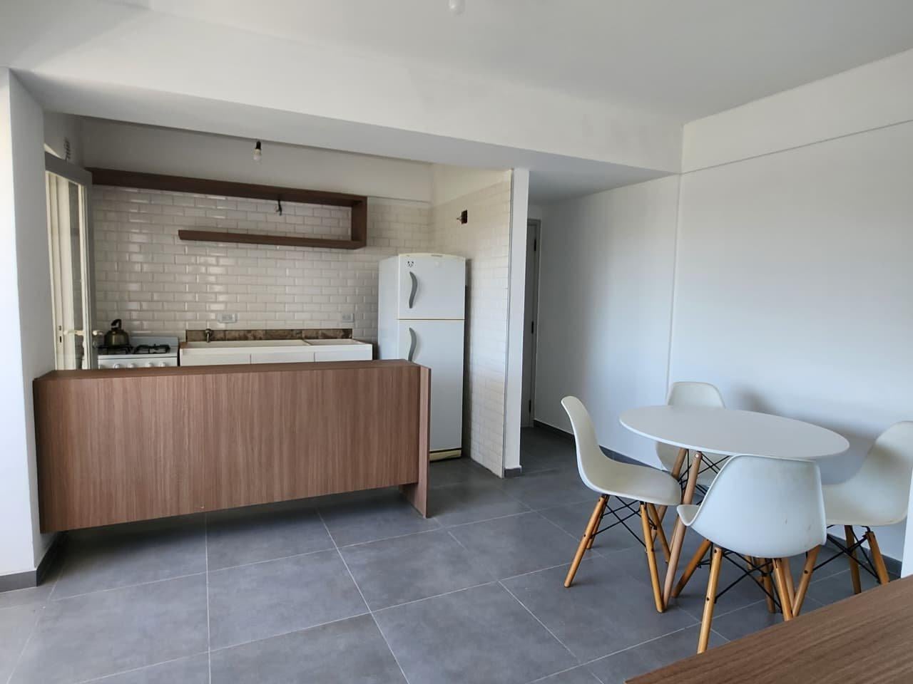 Departamento 3 ambientes  en Alquiler Pinamar centro, con todo a estrenar para 4 personas, constituc