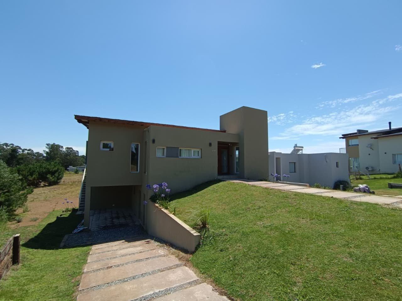 Casa en venta en Costa Esmeralda, Barrio Senderos 3 430