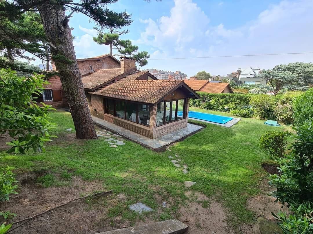 Tu Refugio de Estilo a solo 100 metros del Mar en Pinamar