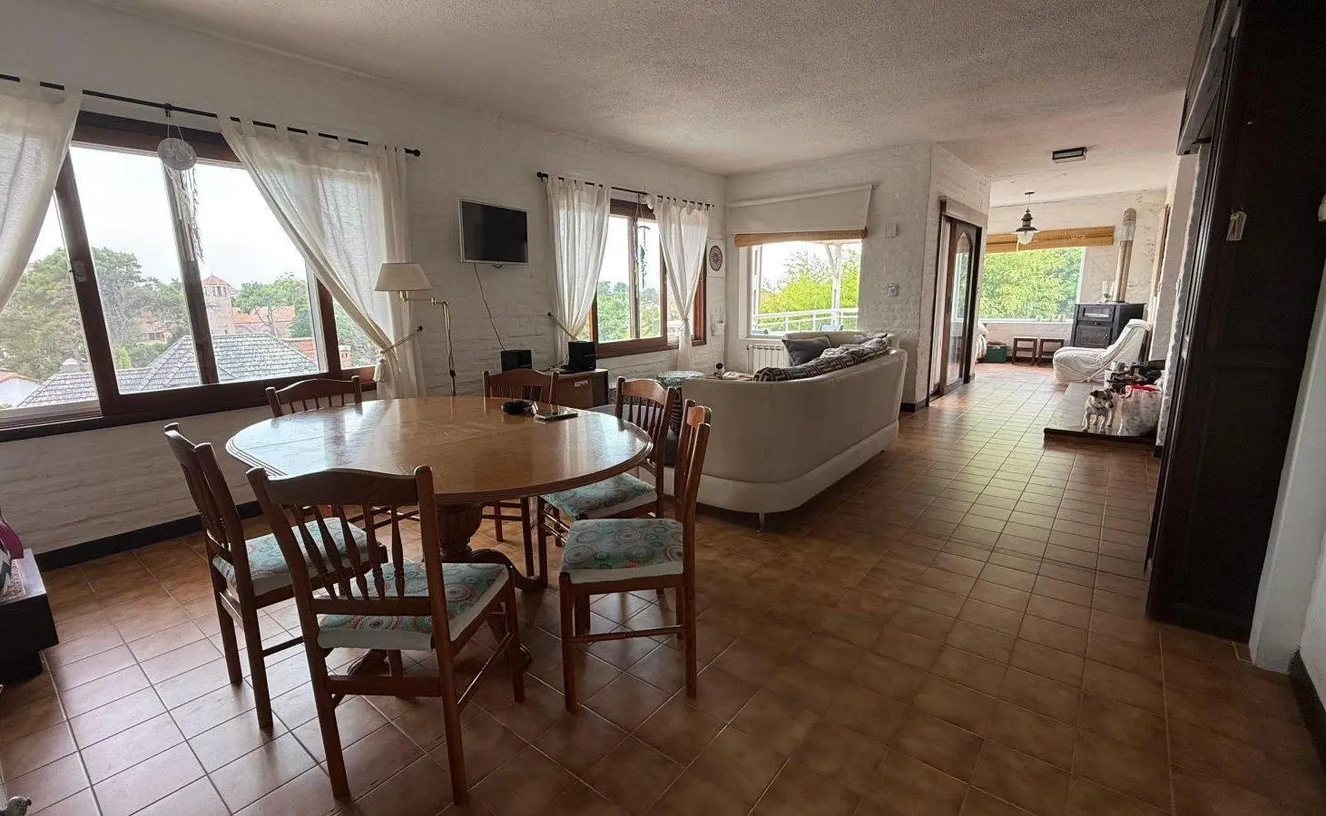 CASA CON VISTA AL MAR EN VENTA ZONA IGLESIA, 5 HABITACIONES, PILETA, GAS NATURAL, CERCA DE LA PLAYA, 3