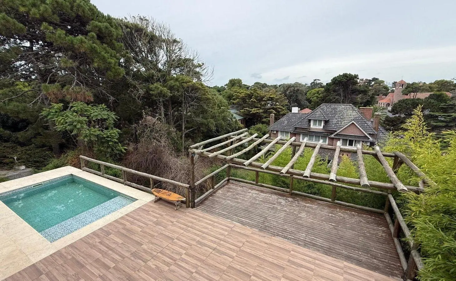 CASA CON VISTA AL MAR EN VENTA ZONA IGLESIA, 5 HABITACIONES, PILETA, GAS NATURAL, CERCA DE LA PLAYA, 2