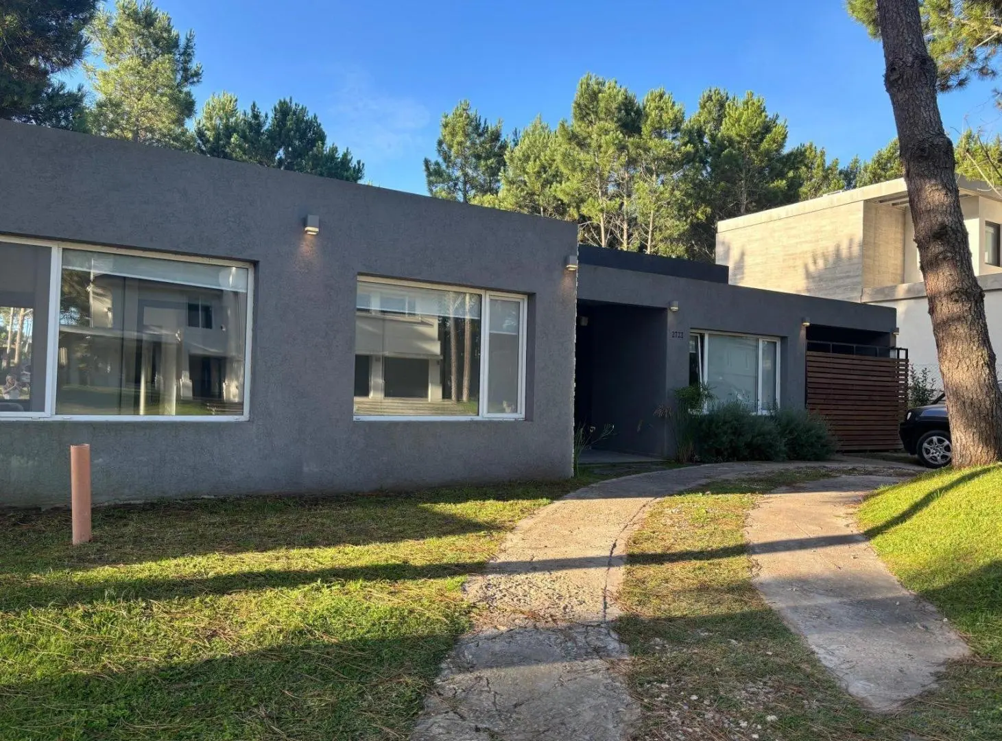 CASA MODERNA CON PILETA EN VENTA ALAMOS PINAMAR NORTE GAS NATURAL FINANCIACION 3