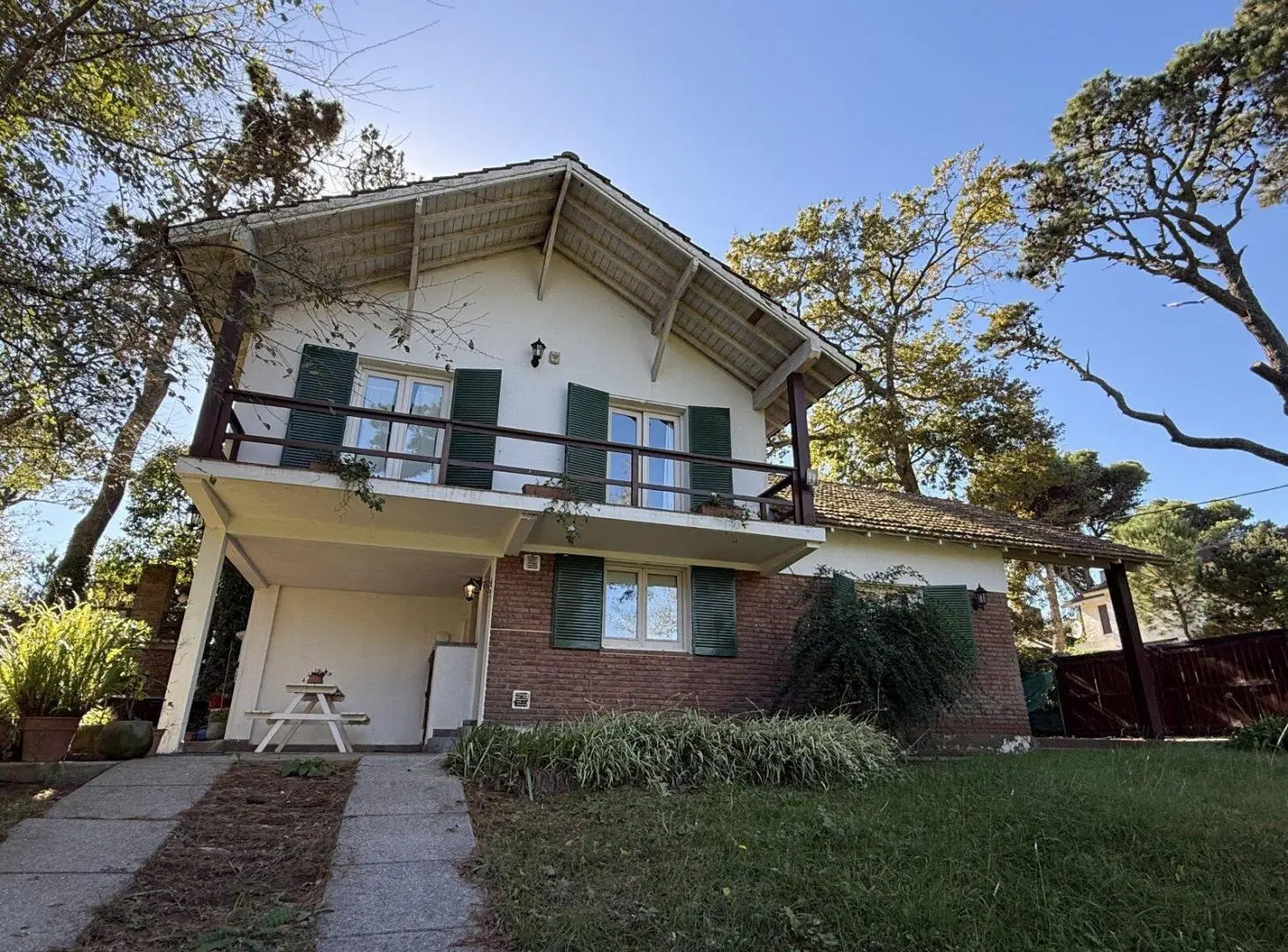 Casa en venta, golf viejo, Pinamar, con cuatro dormitorios y gas natural 3