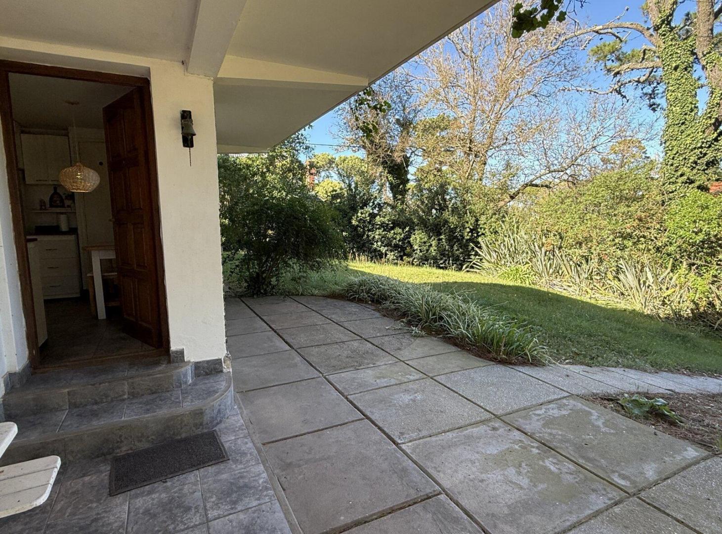 Casa en venta, golf viejo, Pinamar, con cuatro dormitorios y gas natural