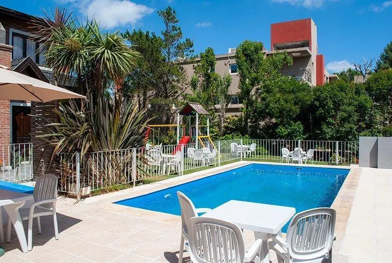 Apart Hotel en Las Gaviotas con Piscina 2
