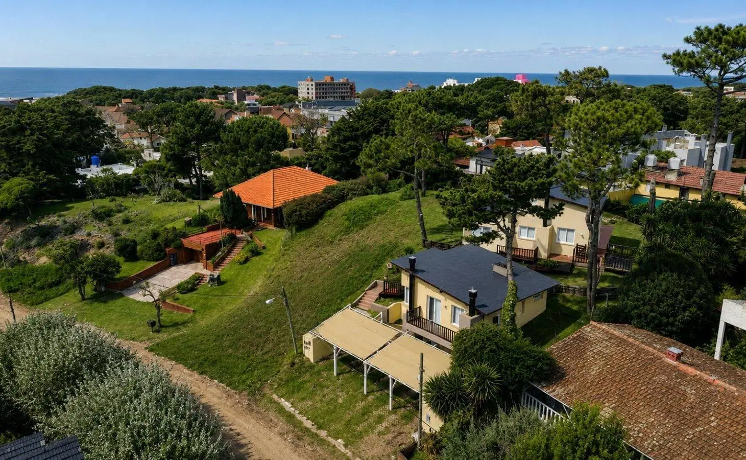 Departamento 2 ambientes en venta | 150 metros del mar | Gas natural | moderno | luminoso 1