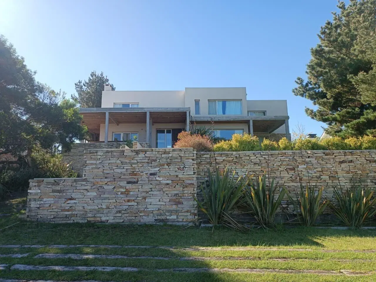 Casa en venta en Costa Esmeralda, Golf 1, fondo a campo de golf y laguna 2