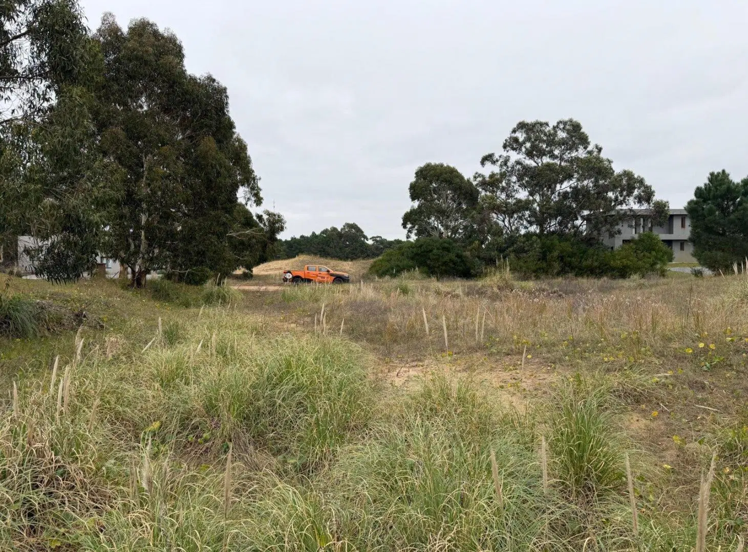 LOTE CON FONDO A LA CANCHA DE POLO. ECUESTRE 309. COSTA  ESMERALDA. 4