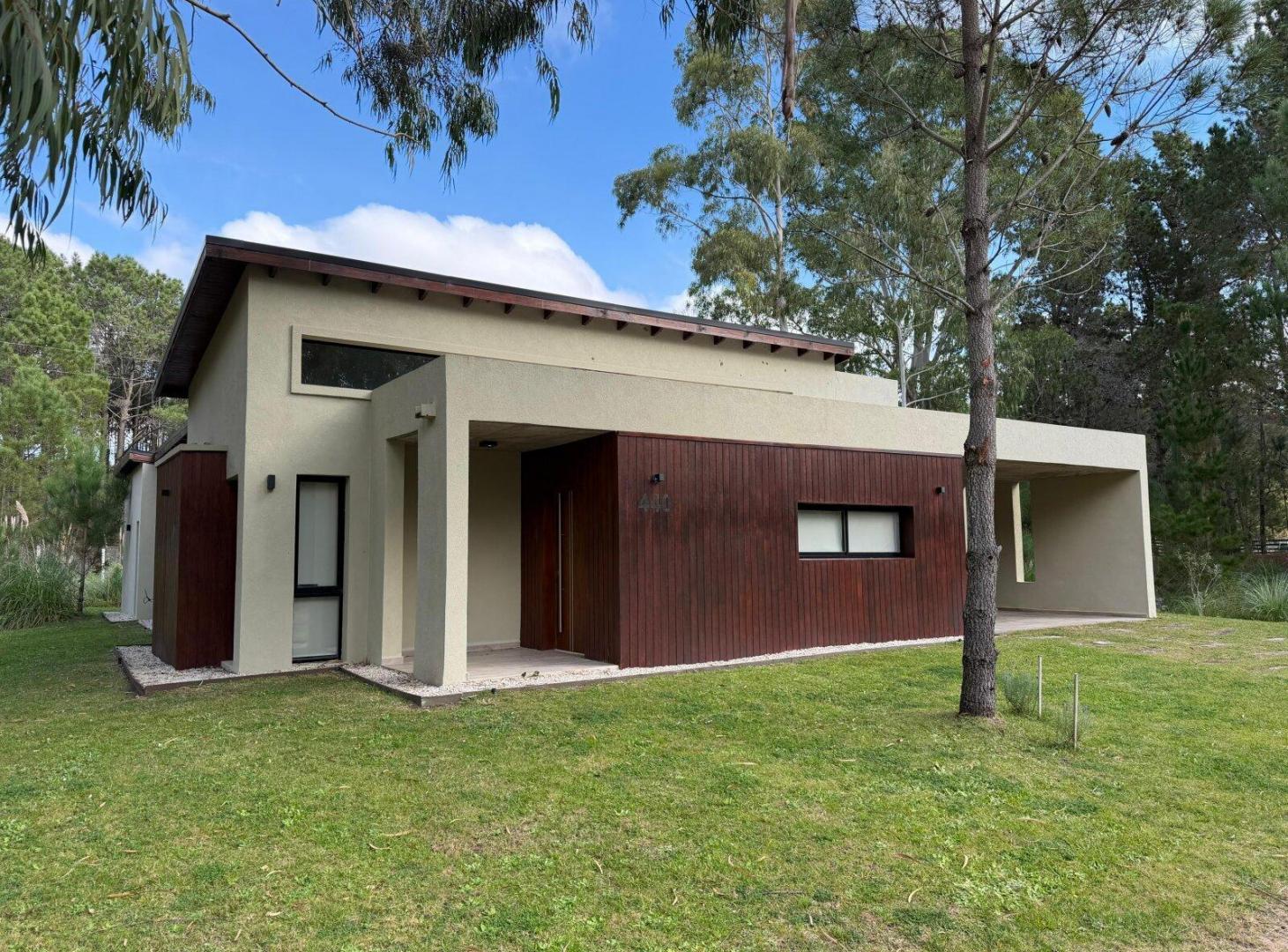 Casa en venta en Villarobles, Brinzales 440