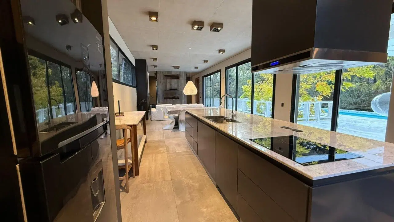 Casa en Venta Carilo Urraca y Av Constancia 4