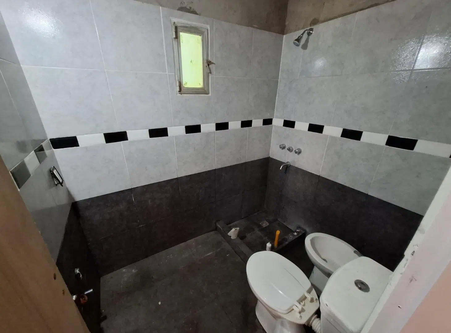 Lote comercial con dos construcciones a metros de Ruta 11 – Acceso a Mar de Ajó 2