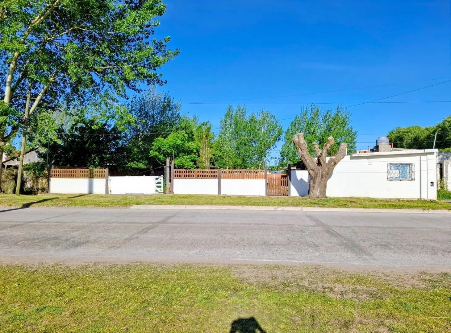 Lote comercial con dos construcciones a metros de Ruta 11 – Acceso a Mar de Ajó 3
