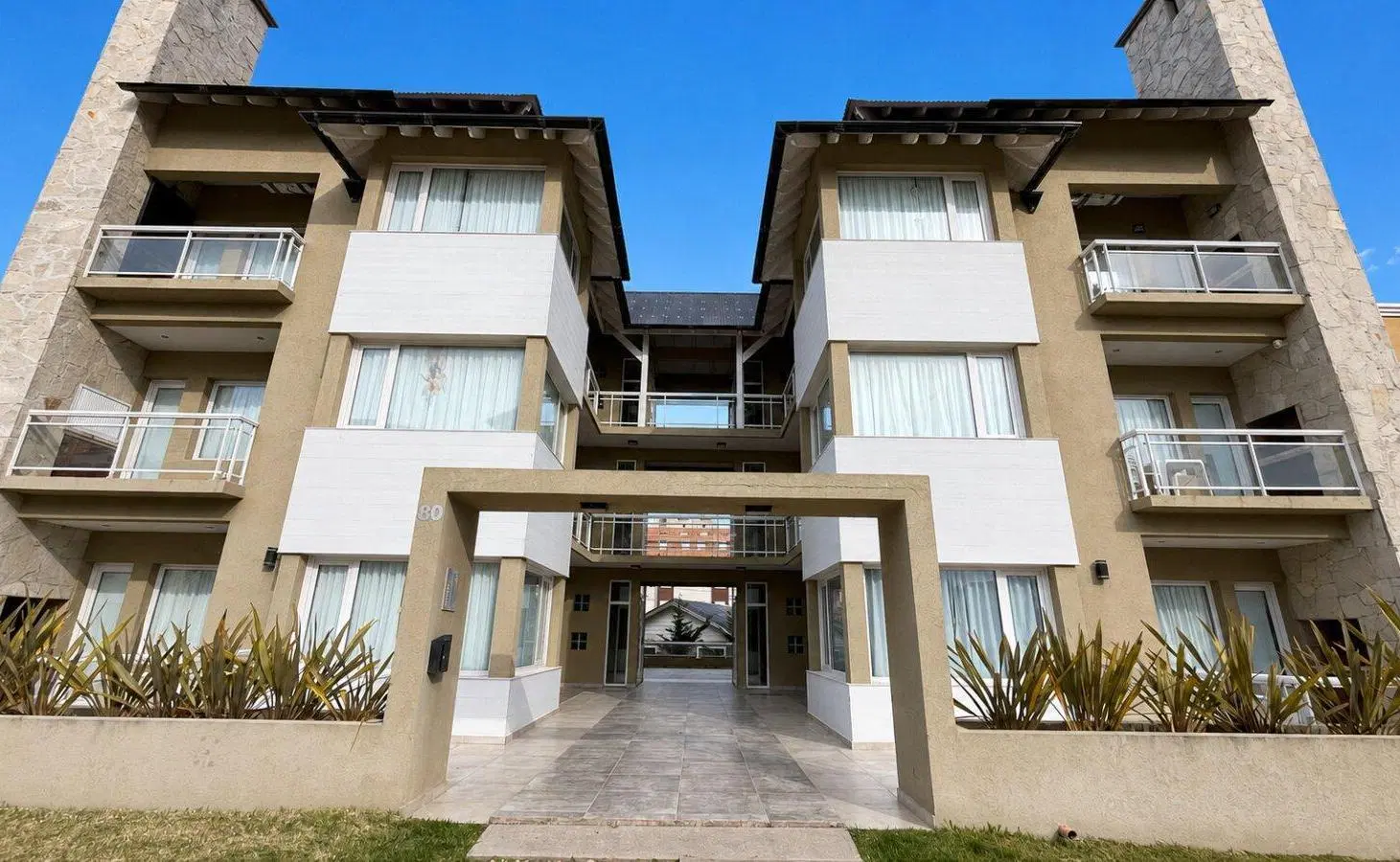 Departamento en venta 2 ambientes, Pinamar a metros del mar, cochera y baulera 3