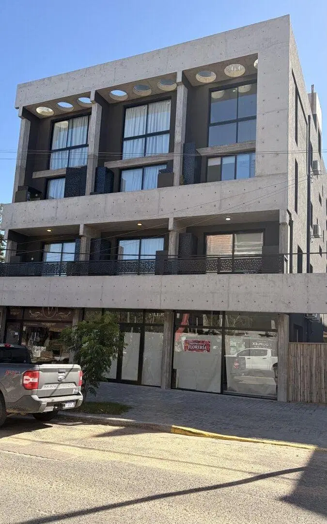 LOCAL COMERCIAL EN ALQUILER ANUAL PINAMAR 5