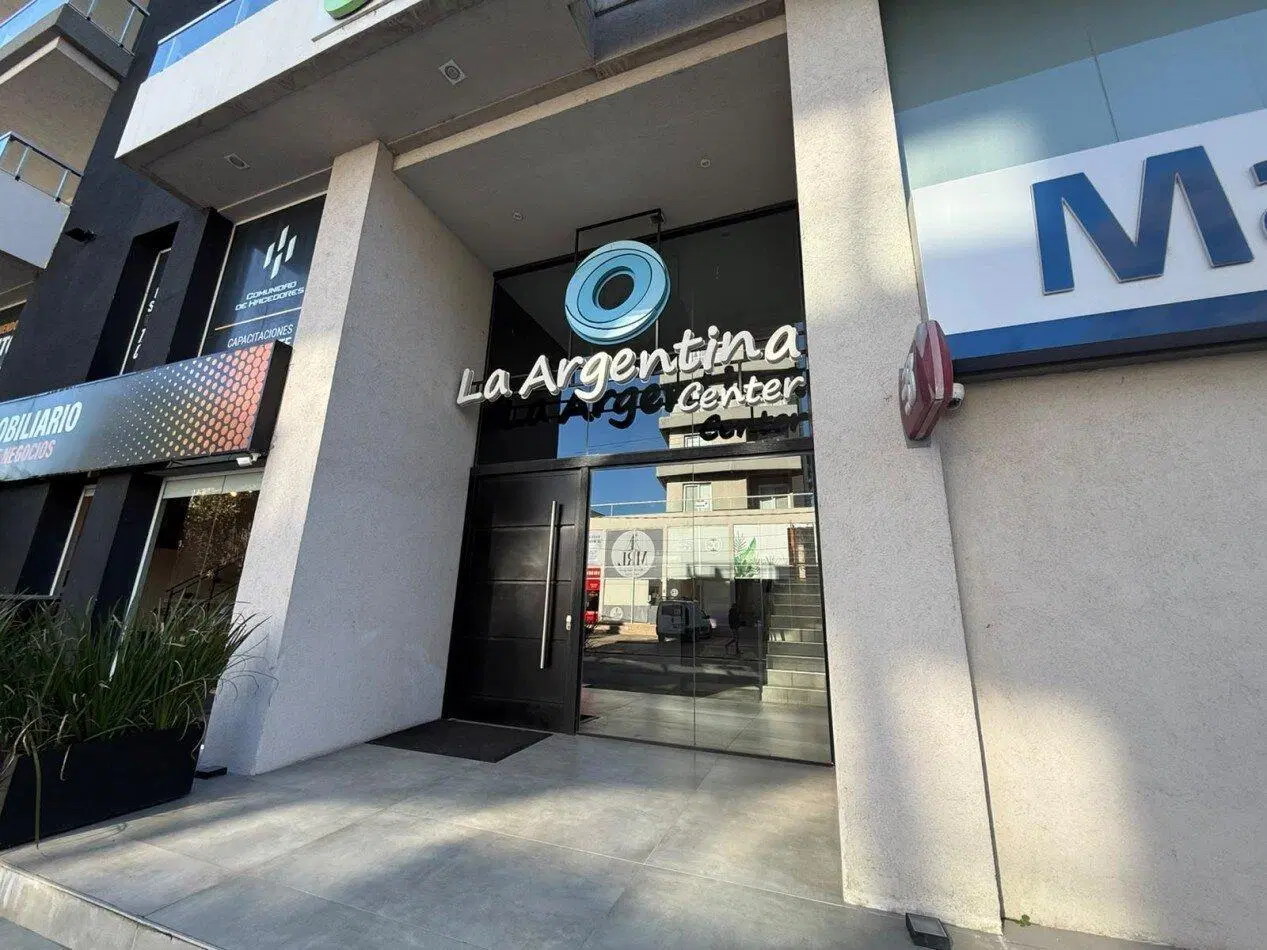 Departamento 2 ambientes en venta, centro pinamar, con terraza privada, cochera 1