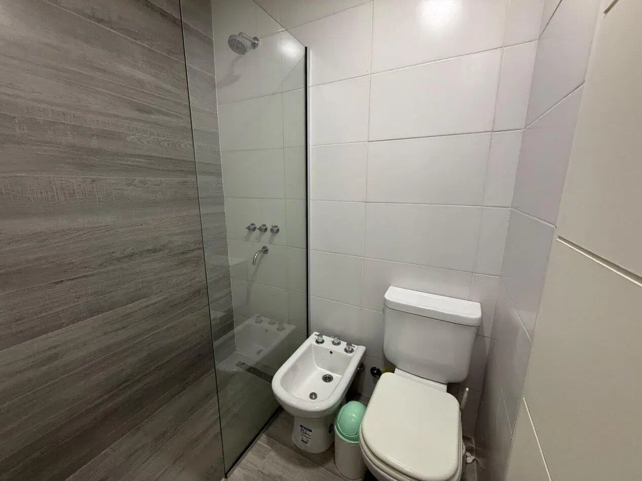 Departamento 2 ambientes en venta, centro pinamar, con terraza privada, cochera 2