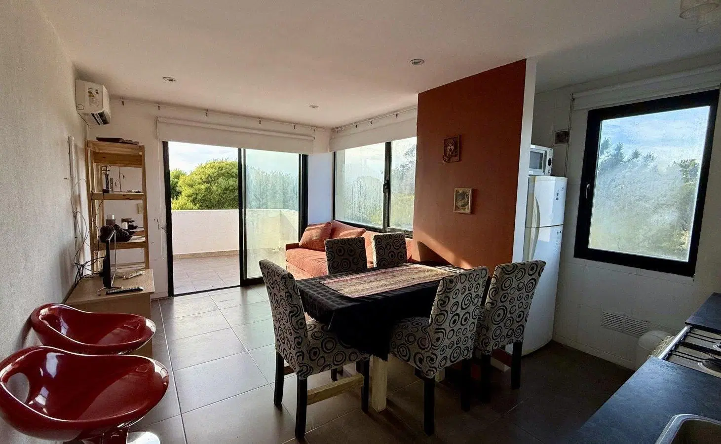 VENTA DEPARTAMENTO 2 AMBIENTES con COCHERA PISCINA SOBRE AVENIDA ROBETTE OSTENDE, PINAMAR 5