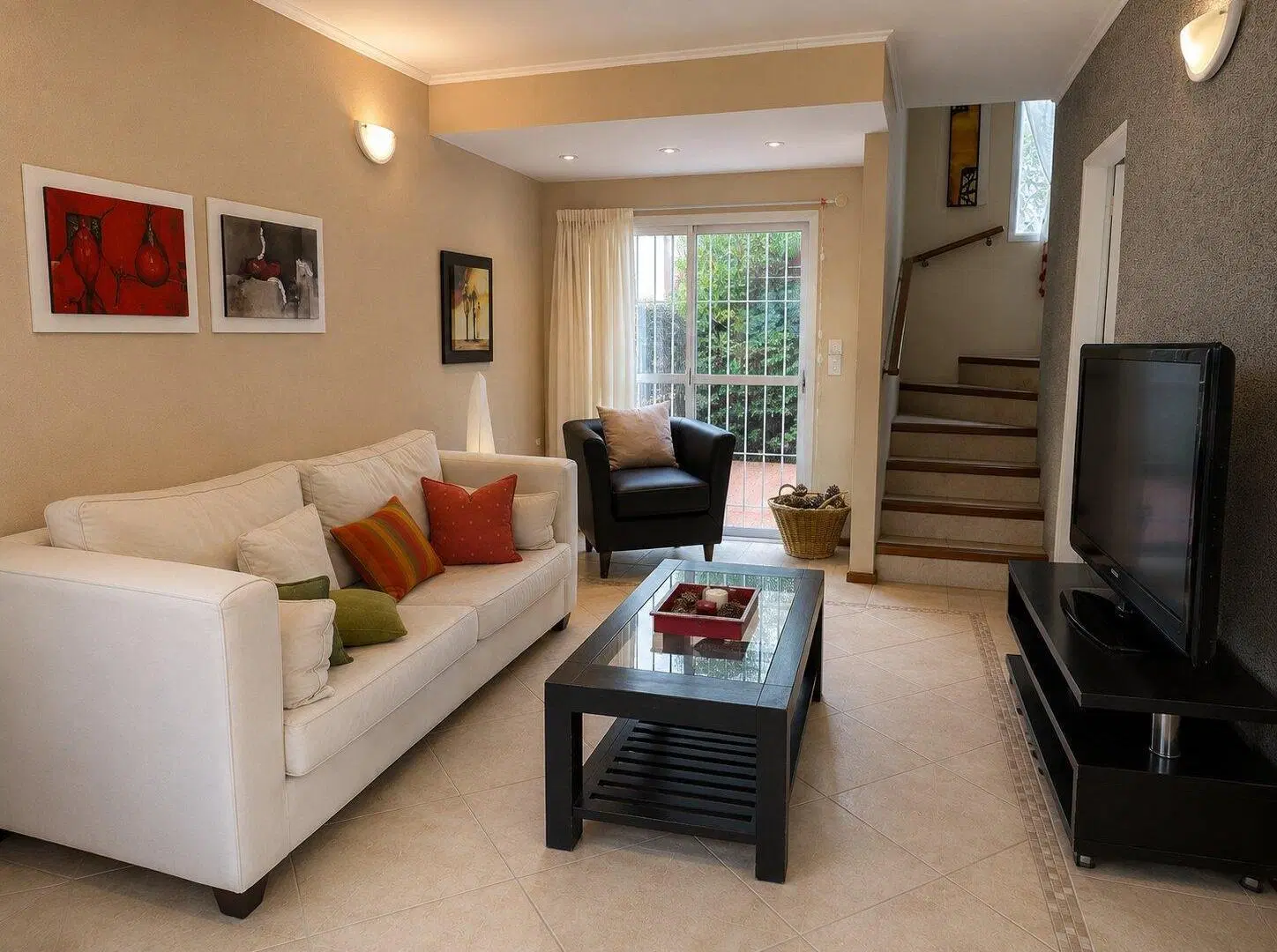 Triplex en venta en Pinamar con gas natural | radiadores | bajas expensas | tres dormitorios | patio 4